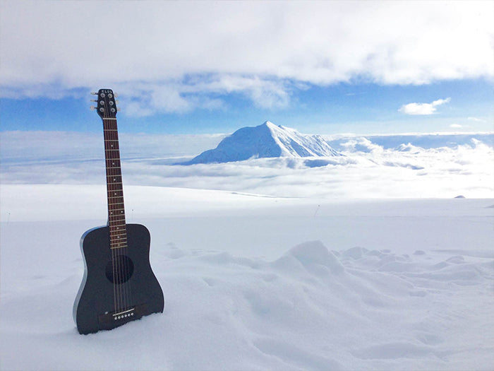 What is the Best Guitar for Hiking?
