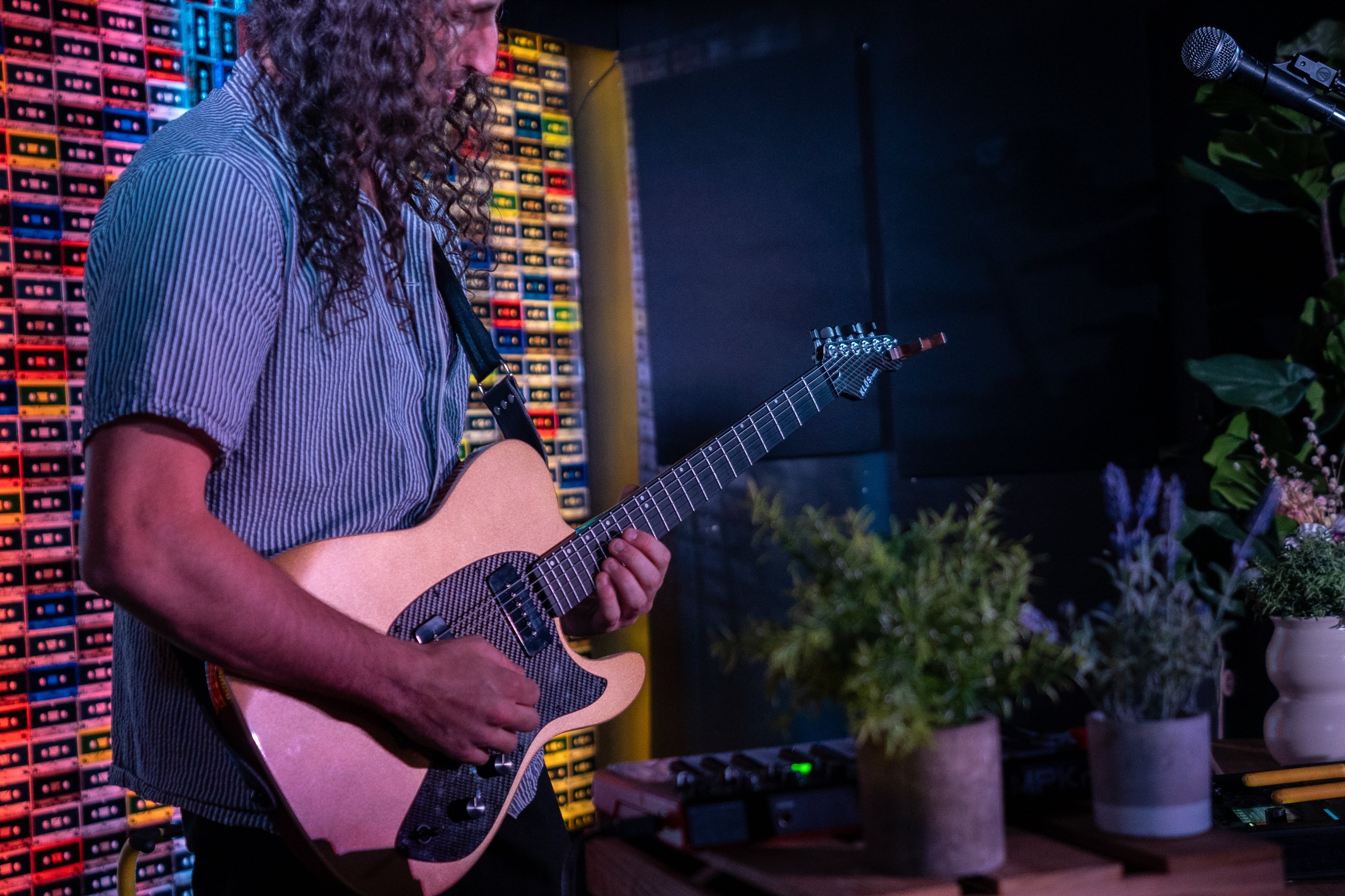 What Is an Electric Guitar? How It Works and What Makes It Different