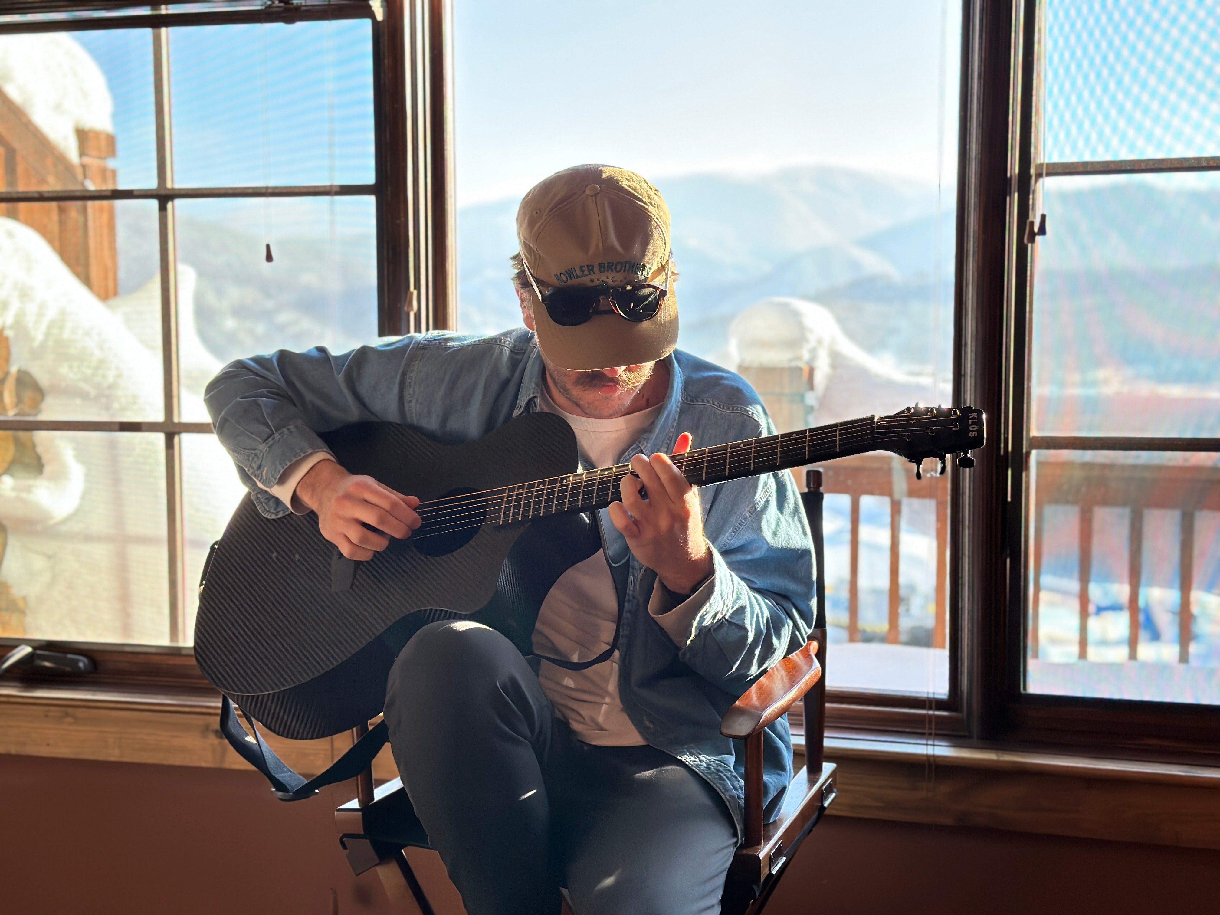 The 10 Easiest Songs to Learn on Acoustic Guitar