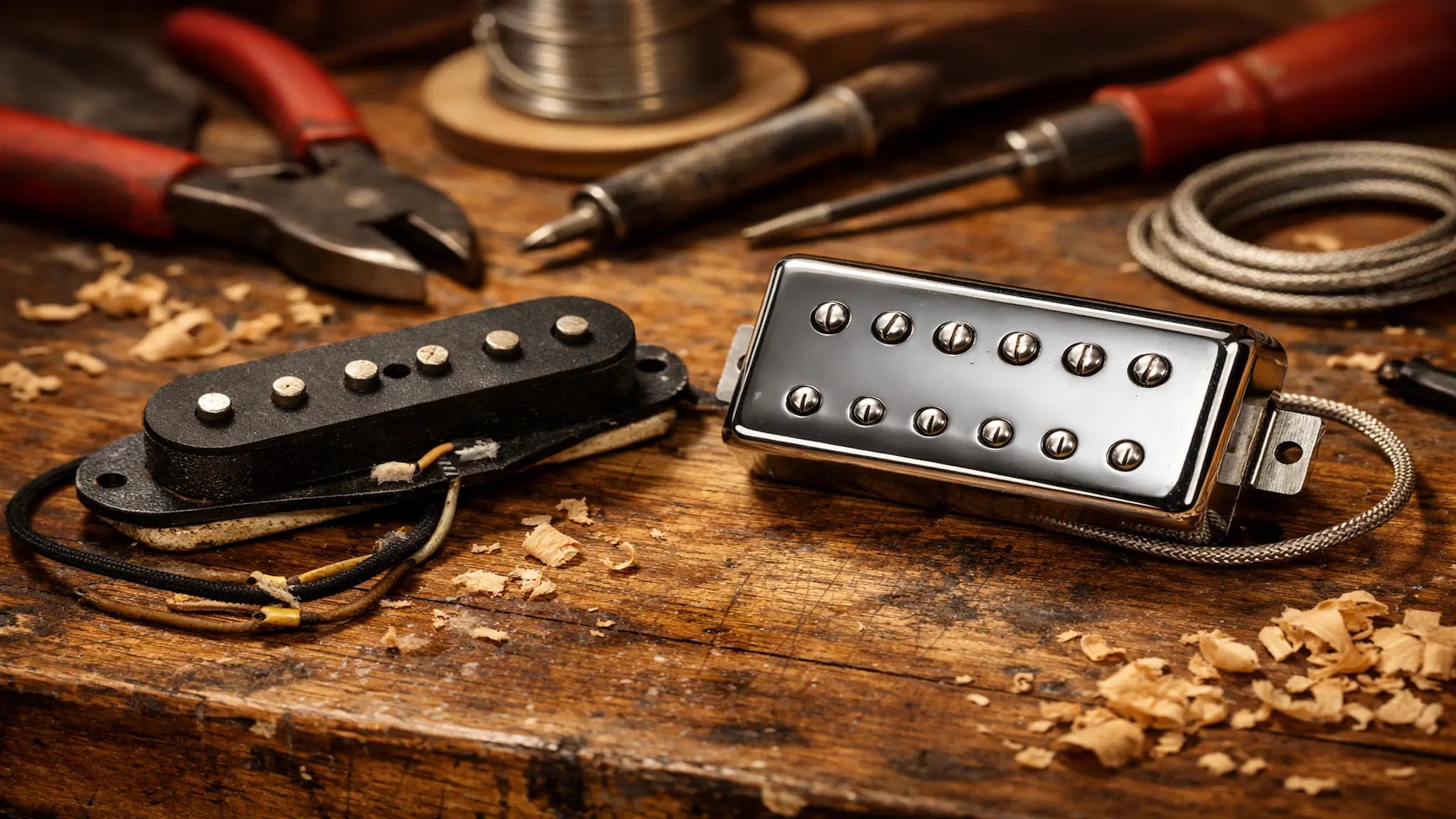 Single Coil vs Humbucker Pickups image from Electric Guitar Kits