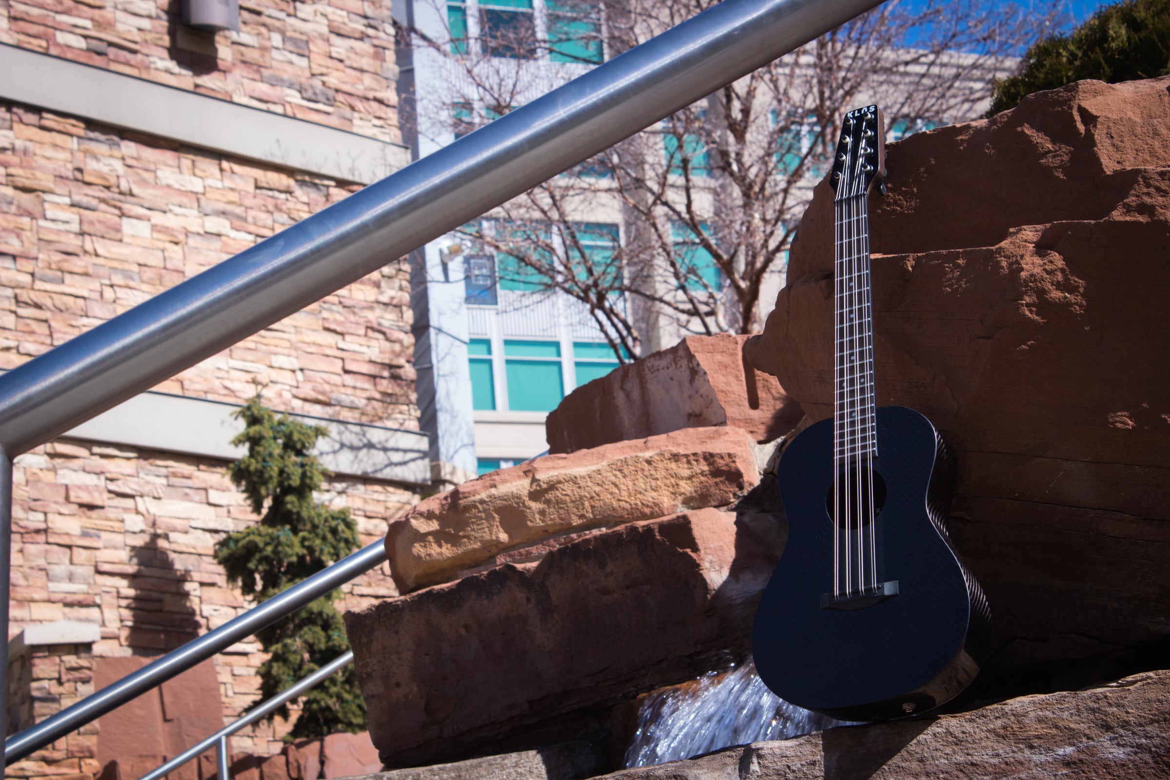 KLŌS 8-String Uke and Rocks